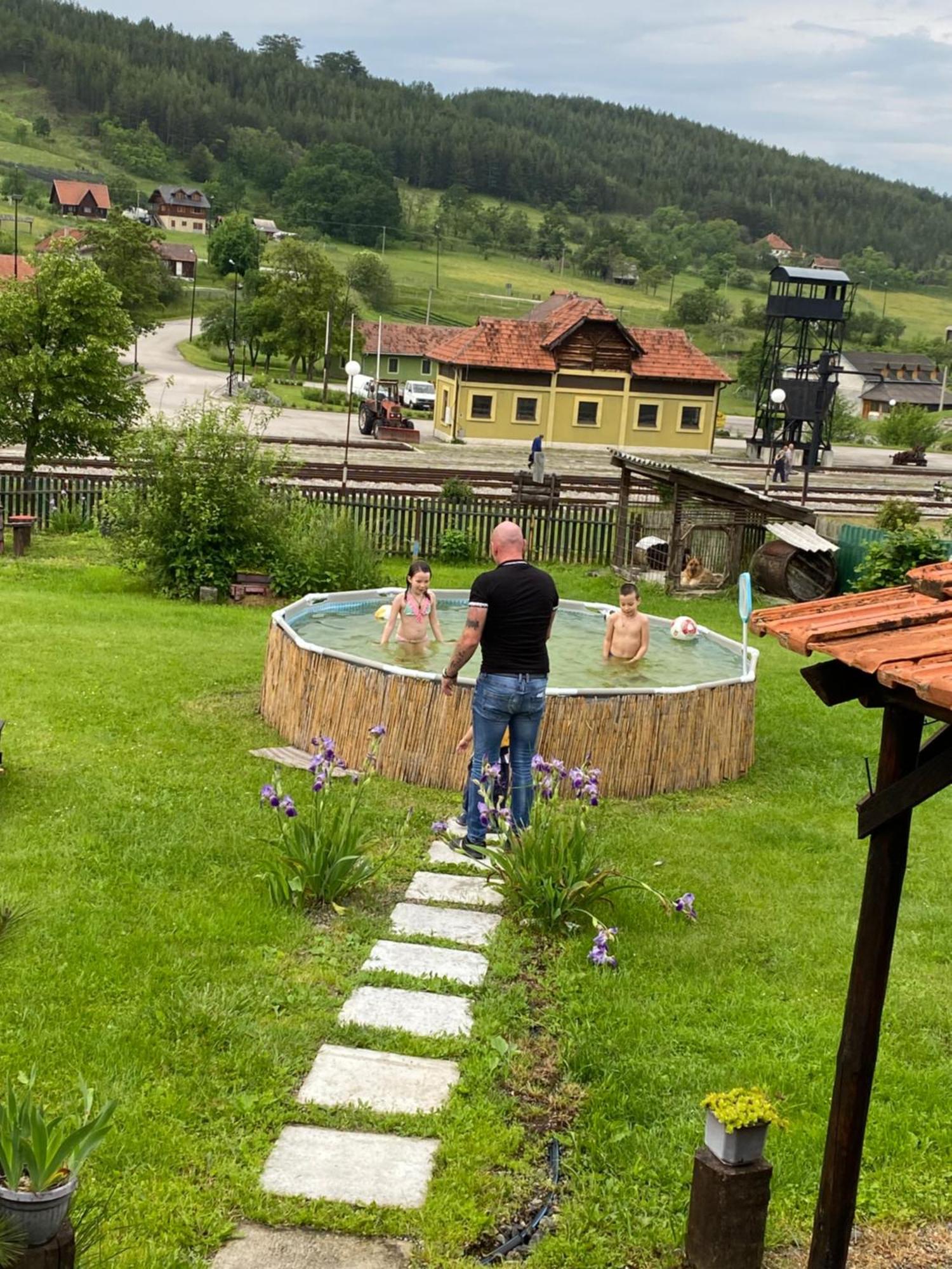 Apartment Sarganska Osmica Μόκρα Γκόρα Εξωτερικό φωτογραφία